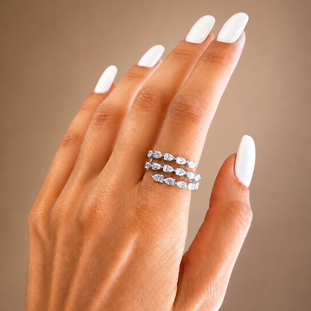 3-Line Pearshape Straight Ring