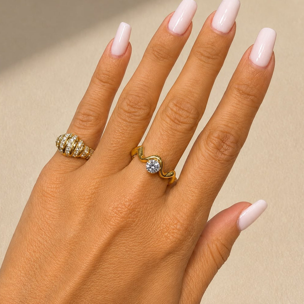 Gold Wave With Single Round Diamond